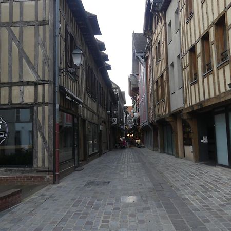 Le Chalet Troyen Troyes Esterno foto